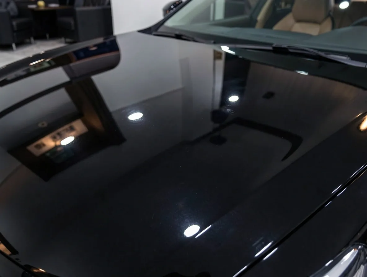 Lakcorrectie reflectie in detailing studio Amsterdam